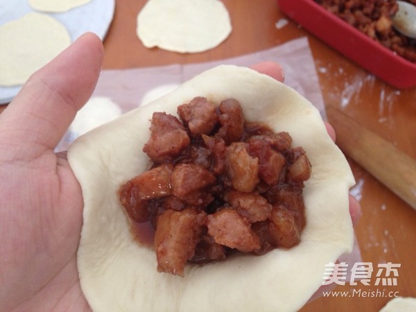 蜜汁叉烧包用锅做的做法步骤:17