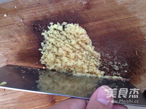 白菜猪肉饺子的做法步骤：4