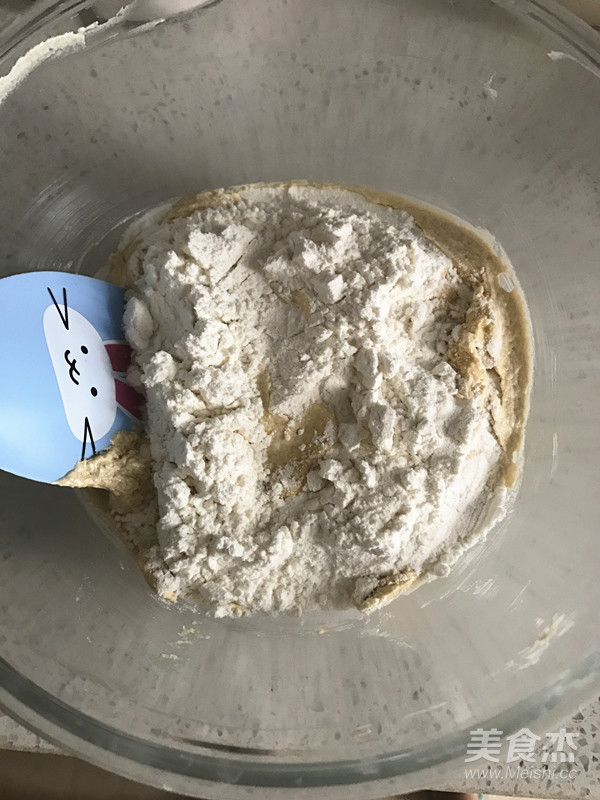 金顶蓝莓麦芬的做法步骤:5