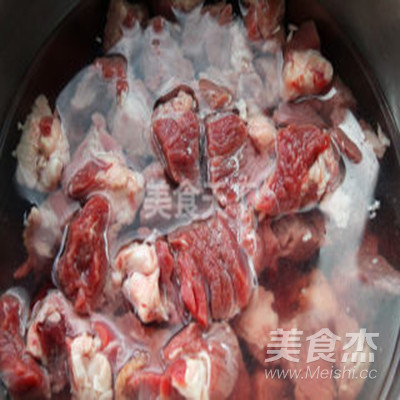 土豆传奇—牛肉烧土豆的做法步骤：3