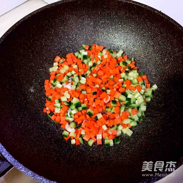 虾仁炒饭的做法步骤:4