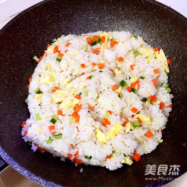 虾仁炒饭的做法步骤:5