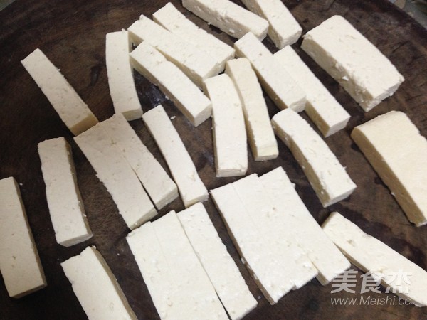 鱼香脆皮豆腐的做法步骤：1