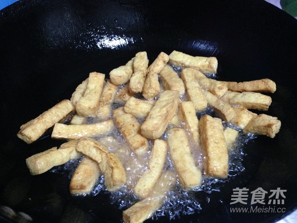 鱼香脆皮豆腐的做法步骤:12