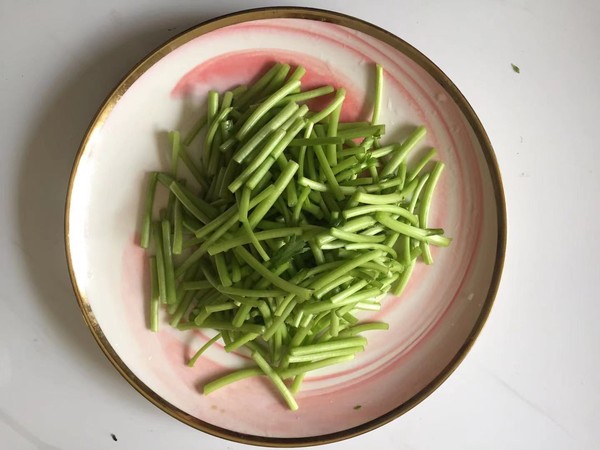 鸡丝蒿子秆的做法步骤:7