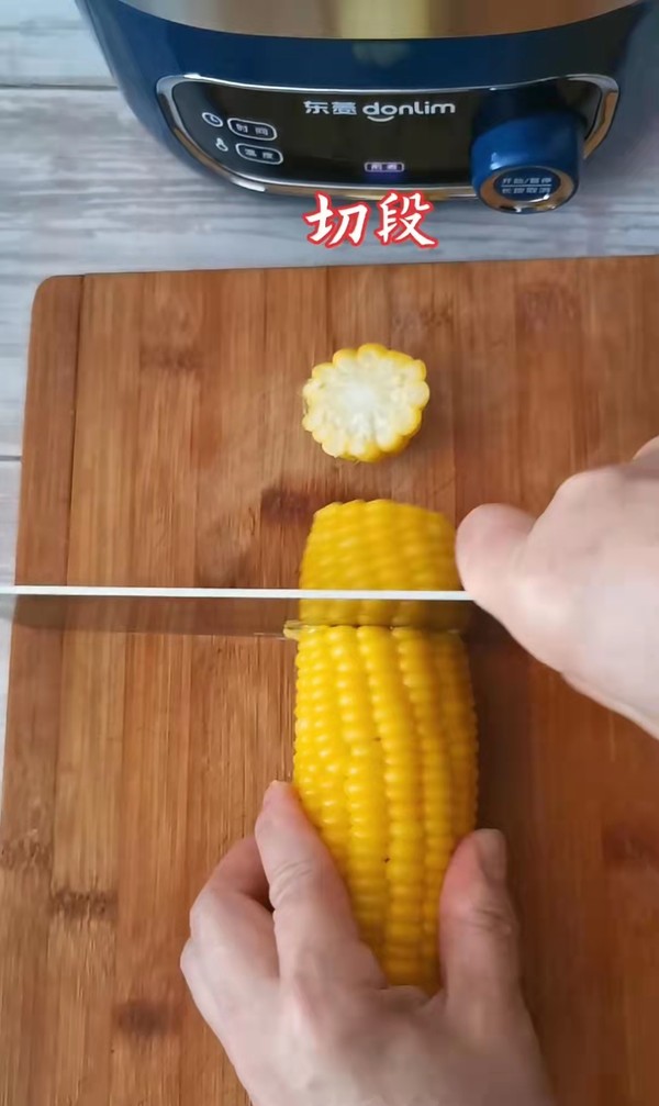 焦香烤玉米的做法步骤：1