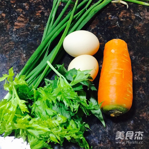 芹菜鸡蛋饼的做法步骤：1