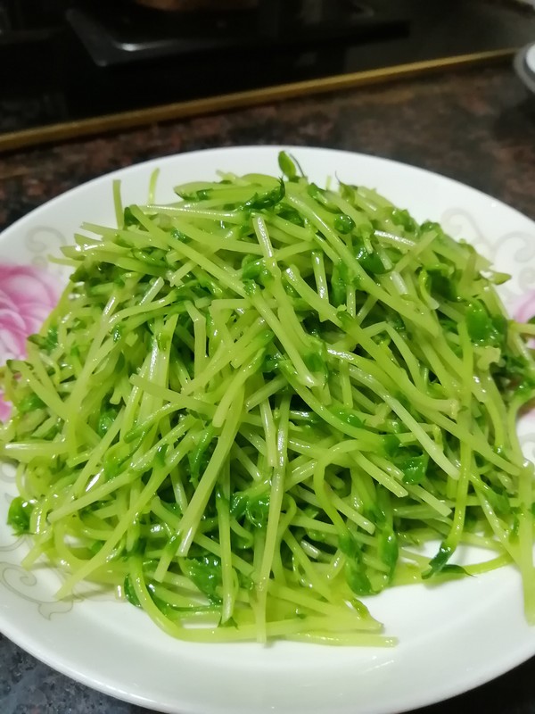 白灼豌豆苗的做法步骤：4
