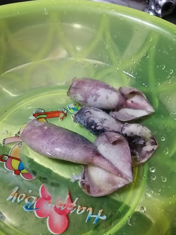芥菜胡萝卜配鱿鱼筒的做法步骤:6