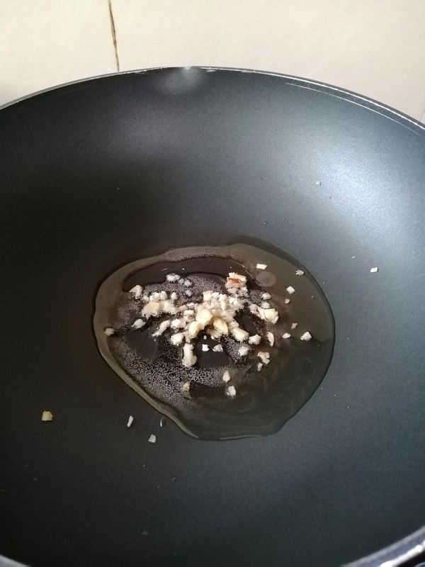 芥菜胡萝卜配鱿鱼筒的做法步骤:8