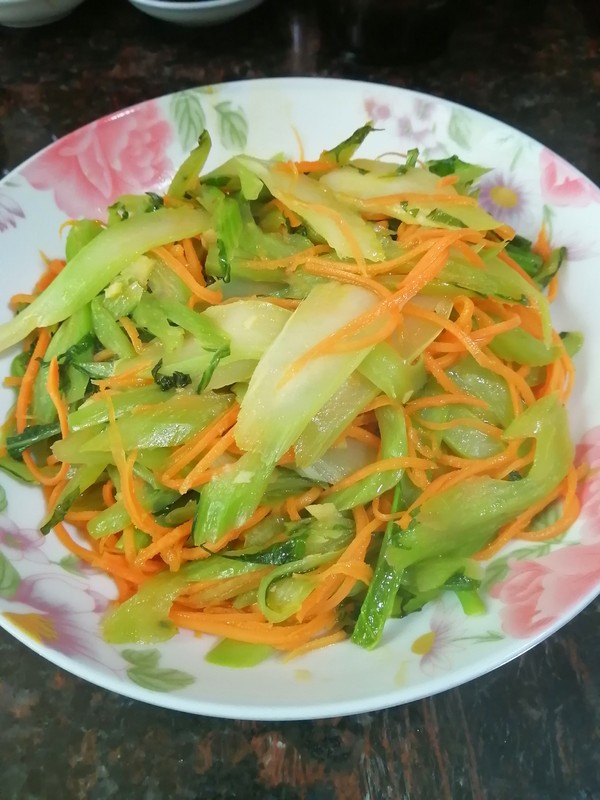 芥菜胡萝卜配鱿鱼筒的做法步骤:12