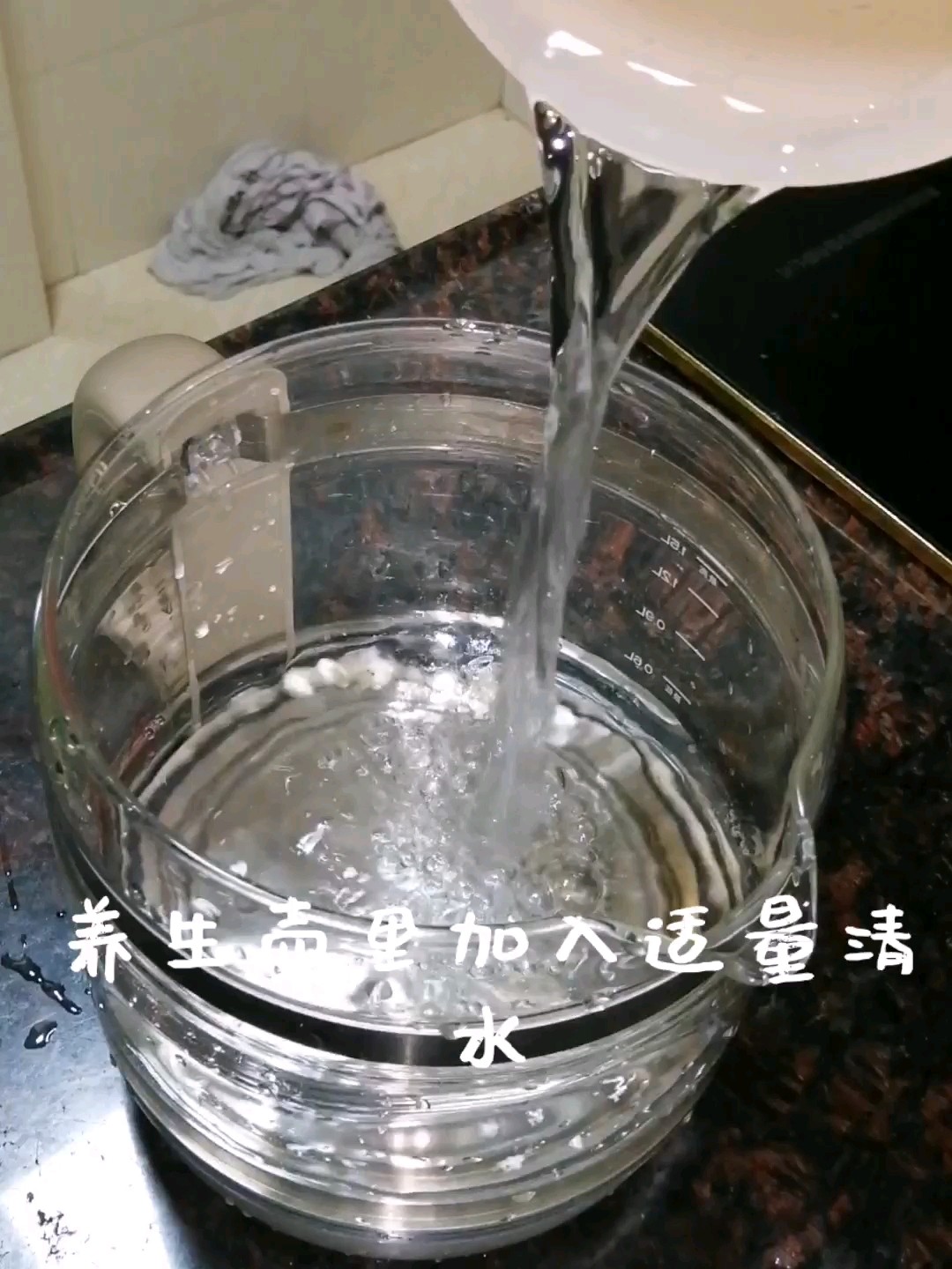 雪燕桃胶糖水的做法步骤：2