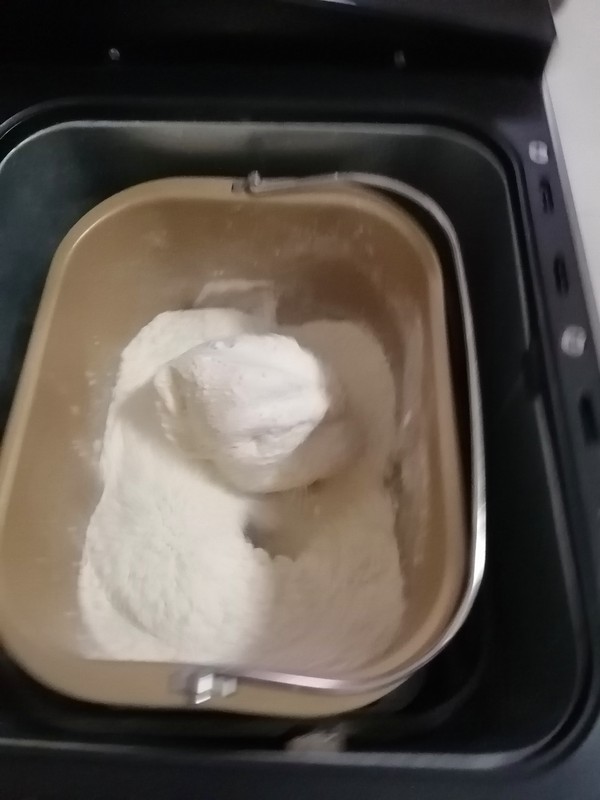美味又健康还有不错的颜值~~南瓜老面包子的做法步骤:3