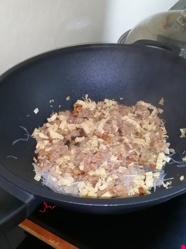 美味又健康还有不错的颜值~~南瓜老面包子的做法步骤:8