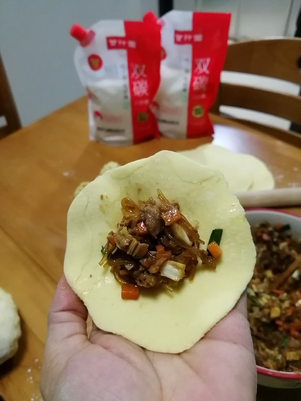 美味又健康还有不错的颜值~~南瓜老面包子的做法步骤:15
