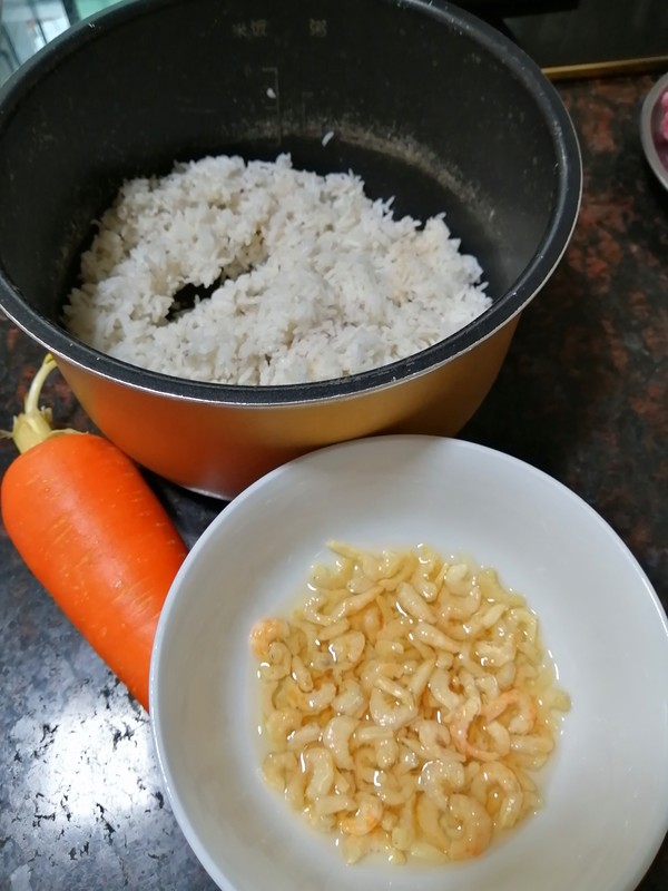 妈妈的味道~~虾仁炒饭的做法步骤：3