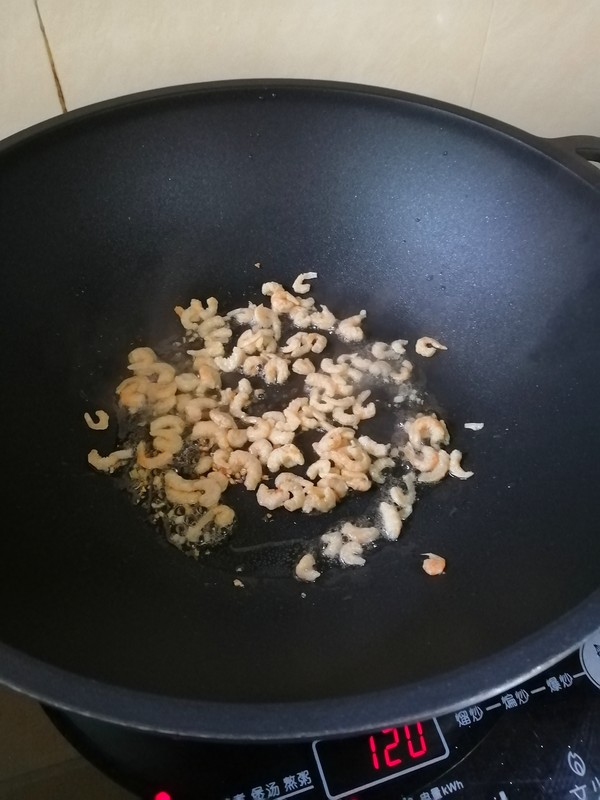 妈妈的味道~~虾仁炒饭的做法步骤：6