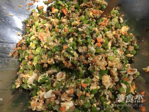 蒜苔鸡蛋虾米五花肉海带包子的做法步骤:19