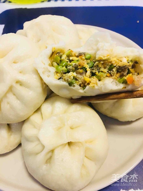 蒜苔鸡蛋虾米五花肉海带包子的做法步骤:19