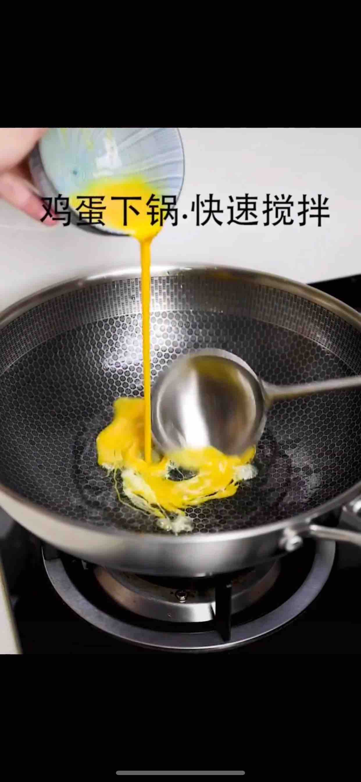 酱油炒饭的做法步骤：2