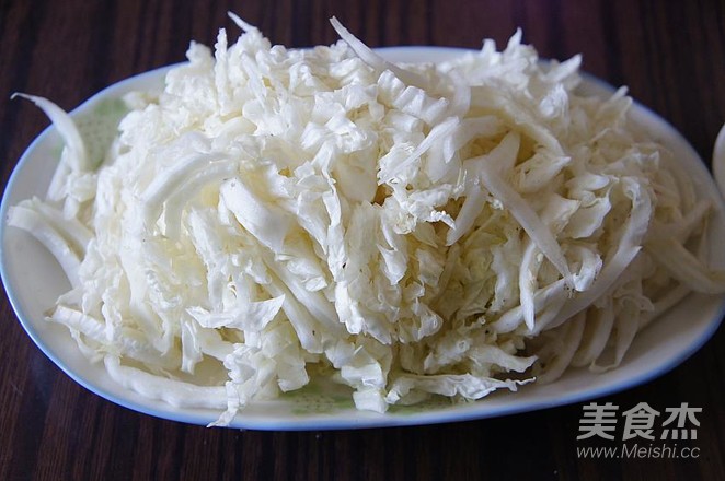 土豆丝炒白菜的做法步骤：2