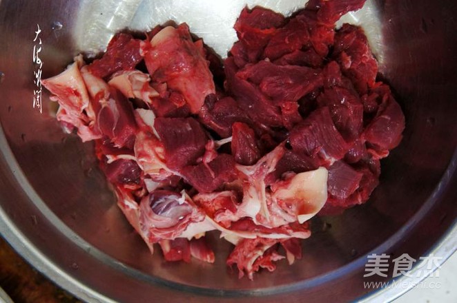 牛肉炖土豆的做法步骤:2