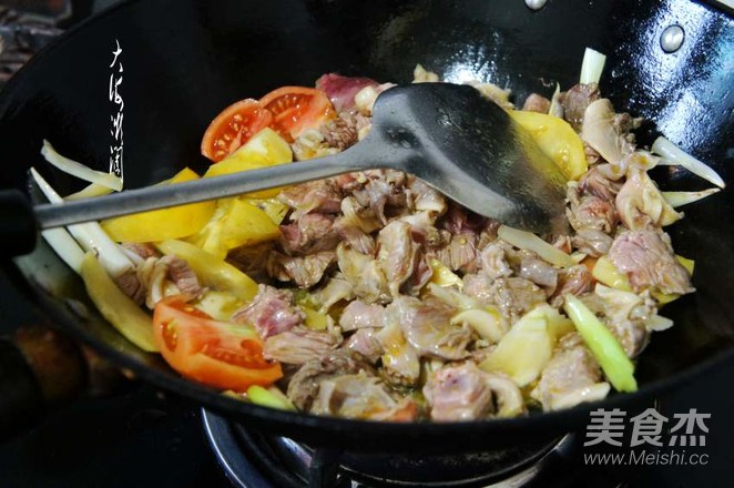 牛肉炖土豆的做法步骤:4
