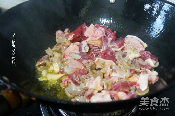 牛肉炖土豆的做法步骤:3