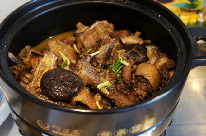 小鸡炖蘑菇的做法步骤:9