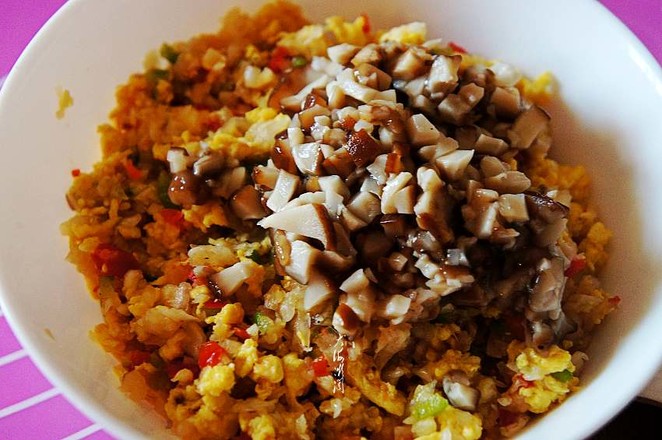 白菜香菇素馅水煎饺的做法步骤:7