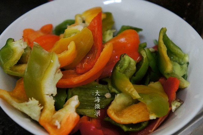 青椒炒土豆片的做法步骤：1