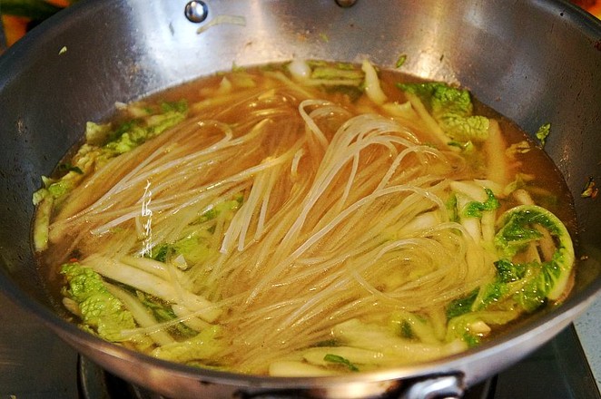 白菜炖粉条的做法步骤:7