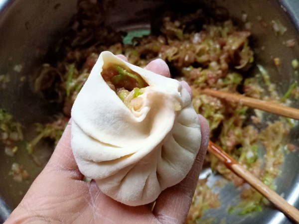 西葫芦肉馅包子的做法步骤:14