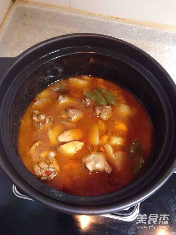 土豆烧鸡的做法步骤:3