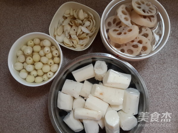 筒骨莲藕汤的做法步骤:4
