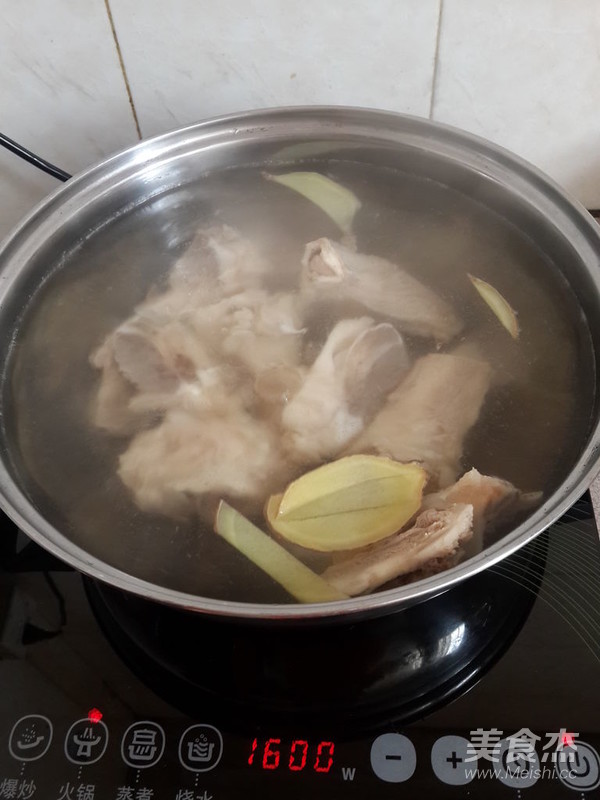 筒骨莲藕汤的做法步骤:6
