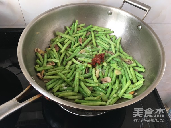 豆角炒肉的做法步骤：7