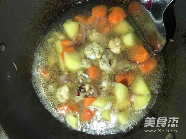 咖喱鸡腿饭的做法步骤：4