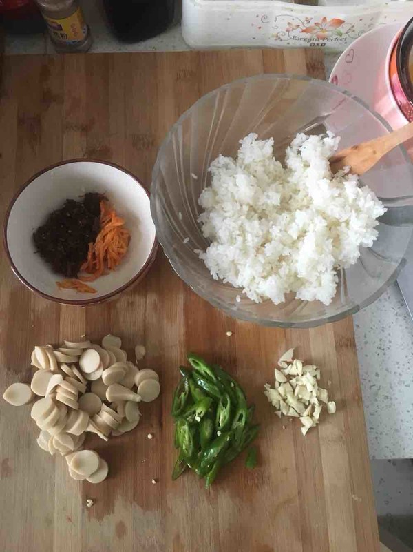 蛋炒饭的做法步骤：3