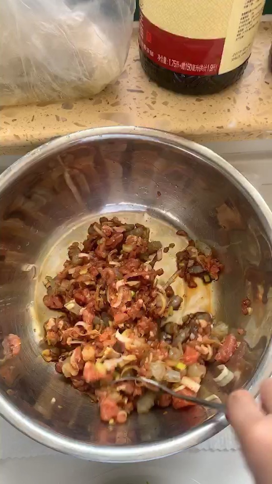 山苜楂海鲜肉包的做法步骤:3