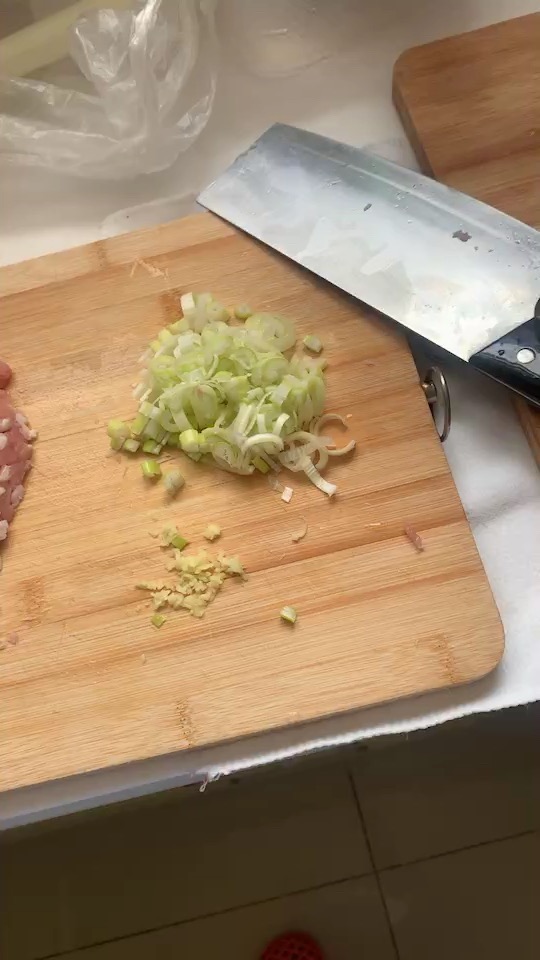 山苜楂海鲜肉包的做法步骤:4