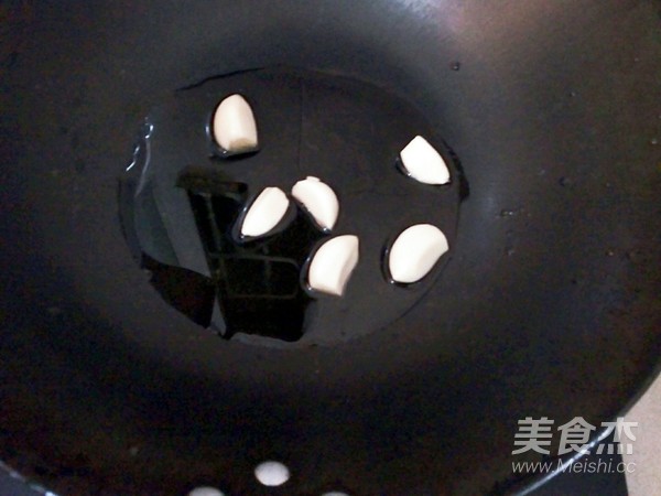 鸡翅烧时蔬的做法步骤:2