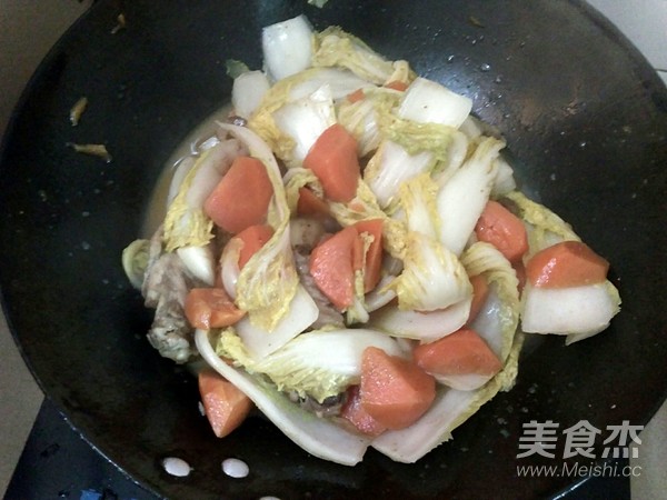 鸡翅烧时蔬的做法步骤:8