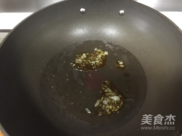 红烧肉和虎皮鹌鹑蛋的做法步骤：6