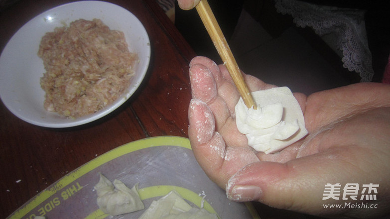 鸡丝馄饨和油炸小馄饨的做法步骤：4