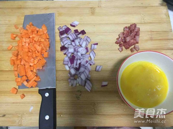 炒饭的做法步骤：1