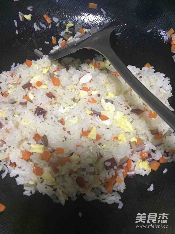 炒饭的做法步骤:4