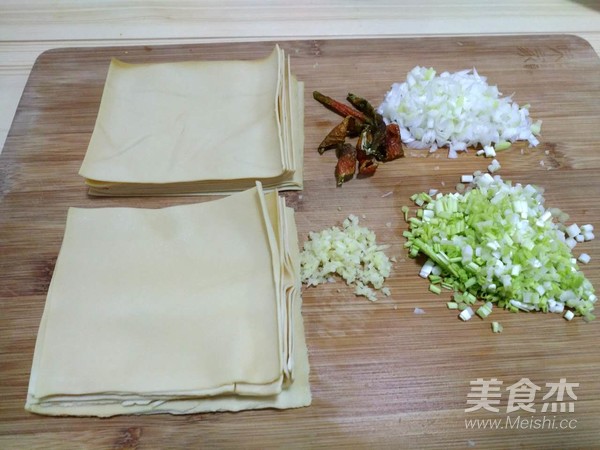 鲜香豆腐卷的做法步骤:2