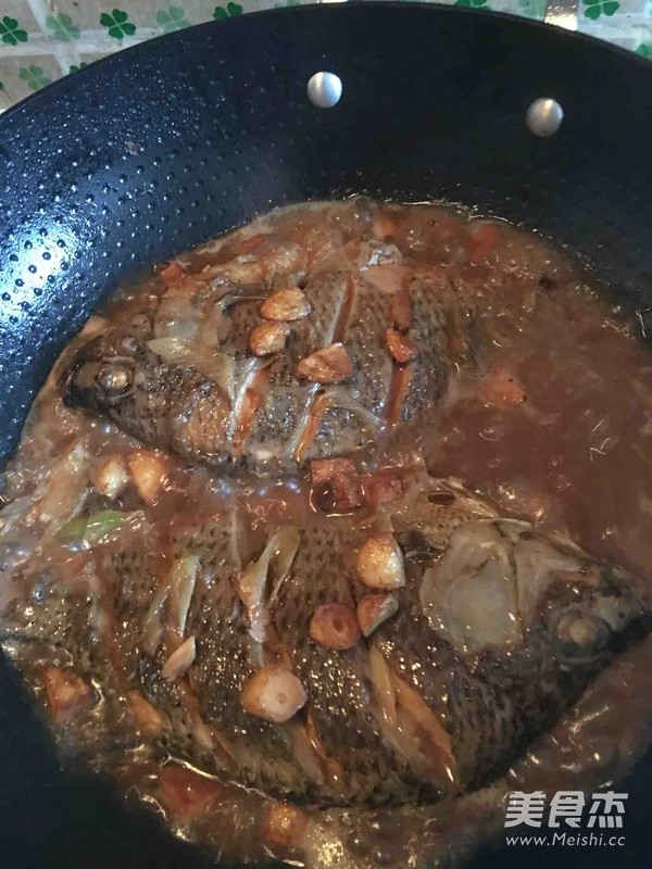 蒜香罗非鱼的做法步骤:7