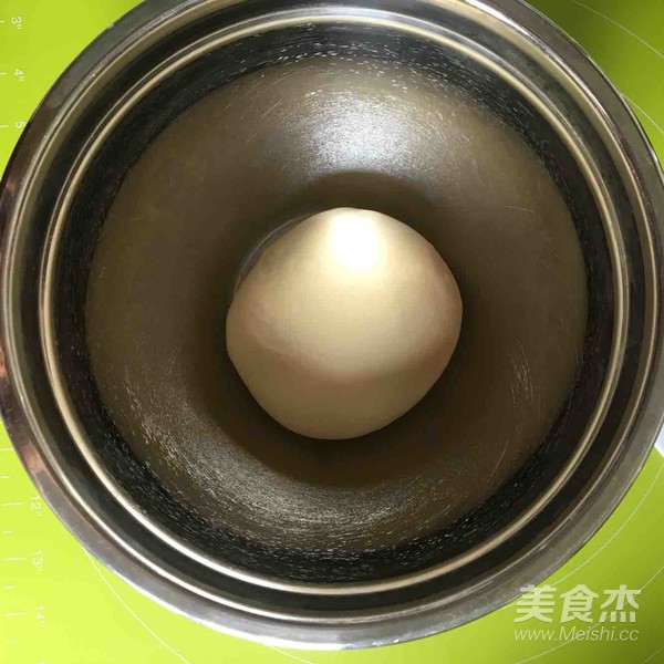 椰蓉葡萄干面包卷的做法步骤:7